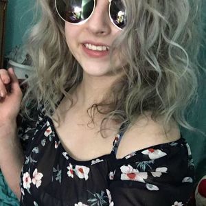 Meet your Posher, Abigail